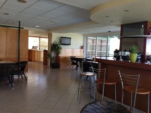 thumbnail: Bar (on property)