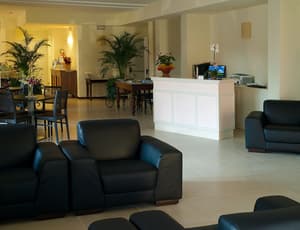 thumbnail: Interior entrance