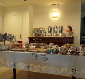 thumbnail: Breakfast area