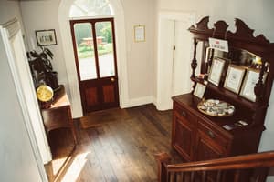 thumbnail: Interior entrance