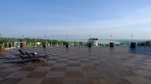 thumbnail: Sundeck