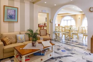thumbnail: Lounge