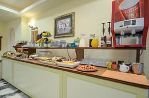 thumbnail: Breakfast area