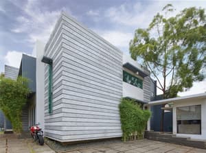 thumbnail: Front of property
