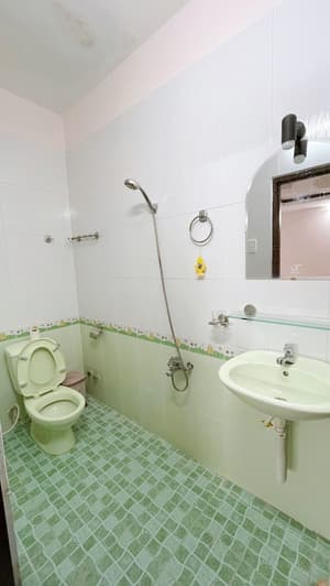 thumbnail: Bathroom