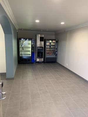 thumbnail: Snack bar