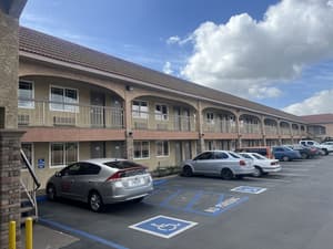 thumbnail: Front of property