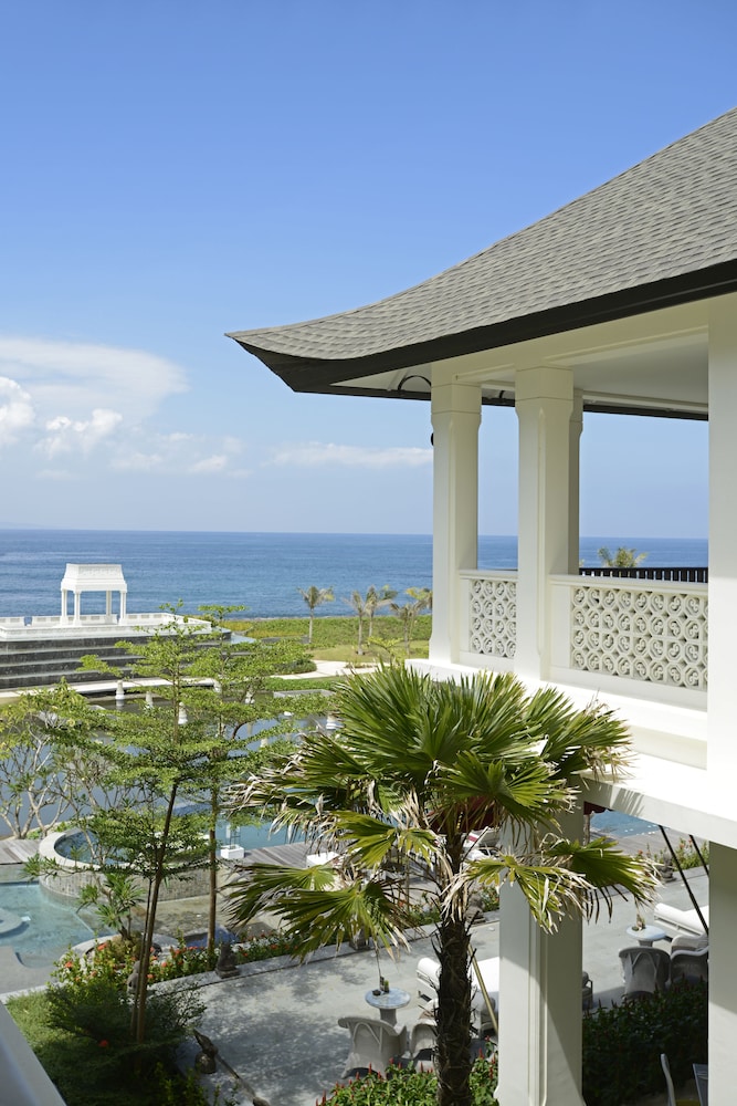 Beach/ocean view