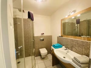 thumbnail: Front of property