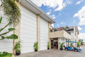 thumbnail: Front of property