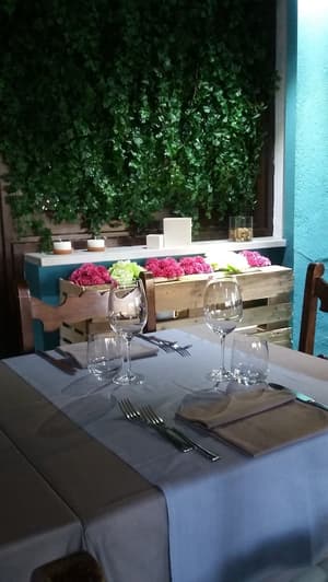 thumbnail: Restaurant
