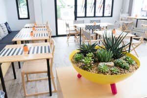 thumbnail: Breakfast area