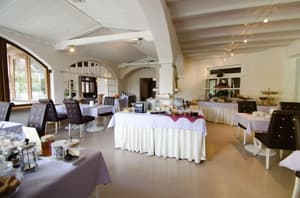 thumbnail: Breakfast area