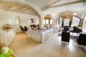 thumbnail: Breakfast area