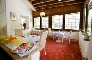 thumbnail: Breakfast area