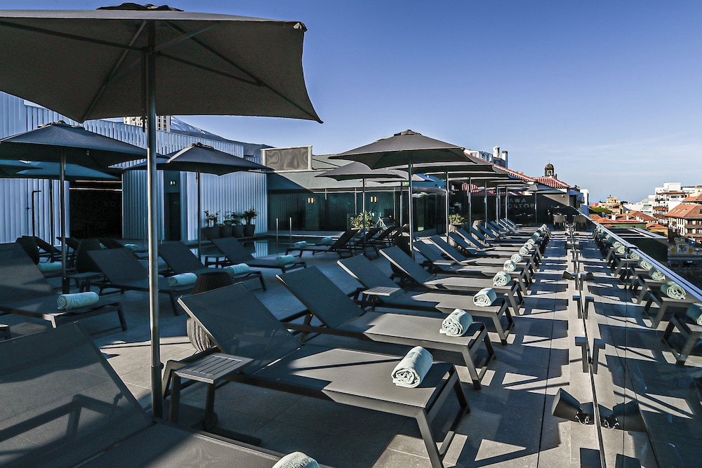 Rooftop pool