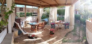 thumbnail: Front of property