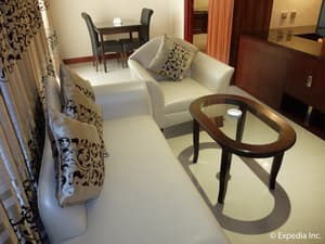 thumbnail: Bar (on property)