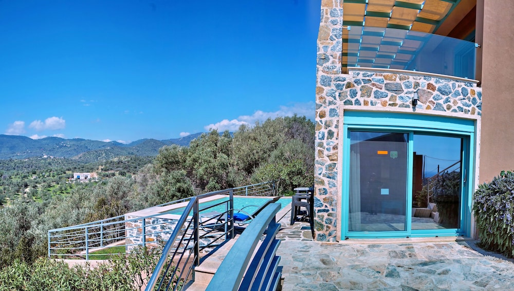 Private pool