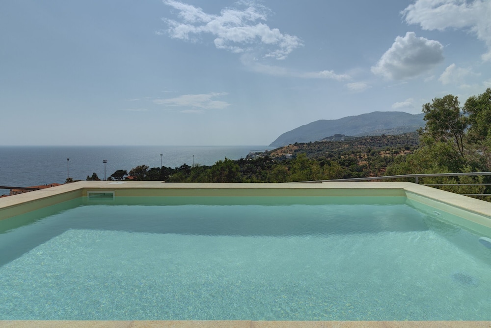 Private pool