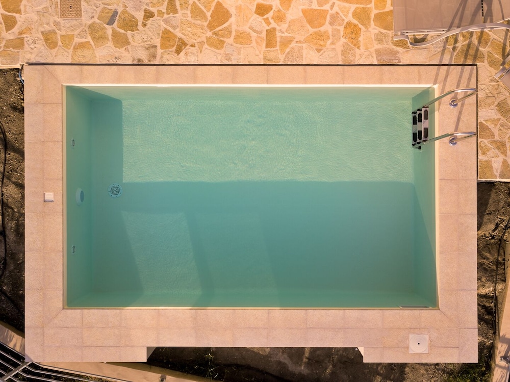Private pool
