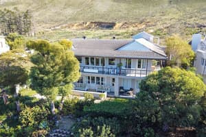 thumbnail: Exterior detail