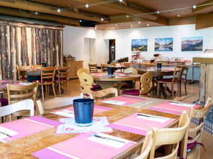 thumbnail: Breakfast area