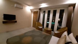thumbnail: Lounge