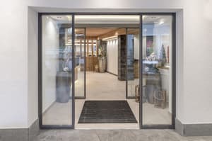 thumbnail: Interior entrance
