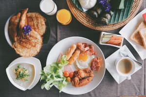 thumbnail: Breakfast area