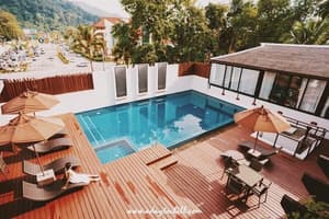 thumbnail: Outdoor pool