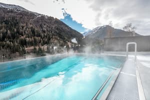 thumbnail: Outdoor pool