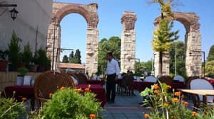 thumbnail: Outdoor dining