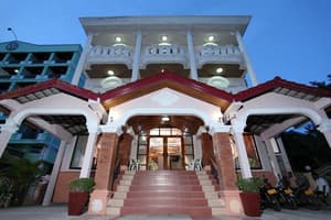 thumbnail: Front of property - evening/night