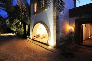 thumbnail: Exterior
