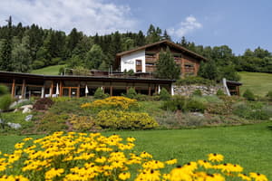 thumbnail: Exterior