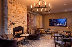 thumbnail: Lobby lounge