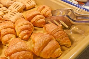 thumbnail: Breakfast area
