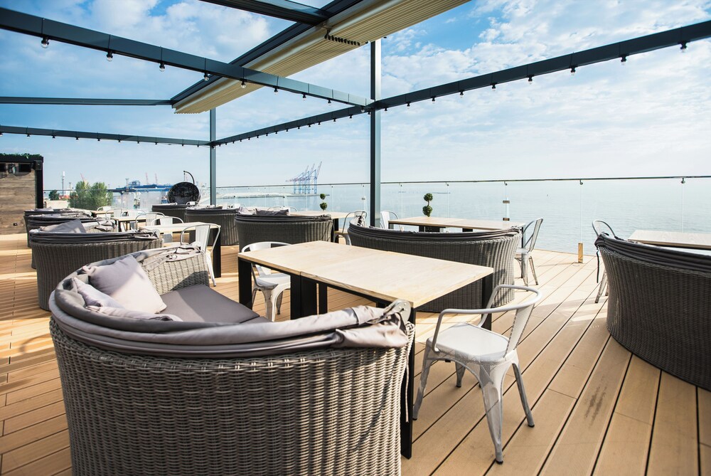 Sundeck