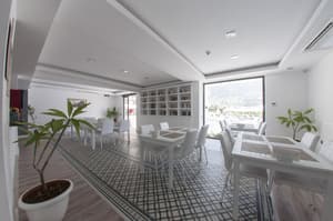 thumbnail: Breakfast area