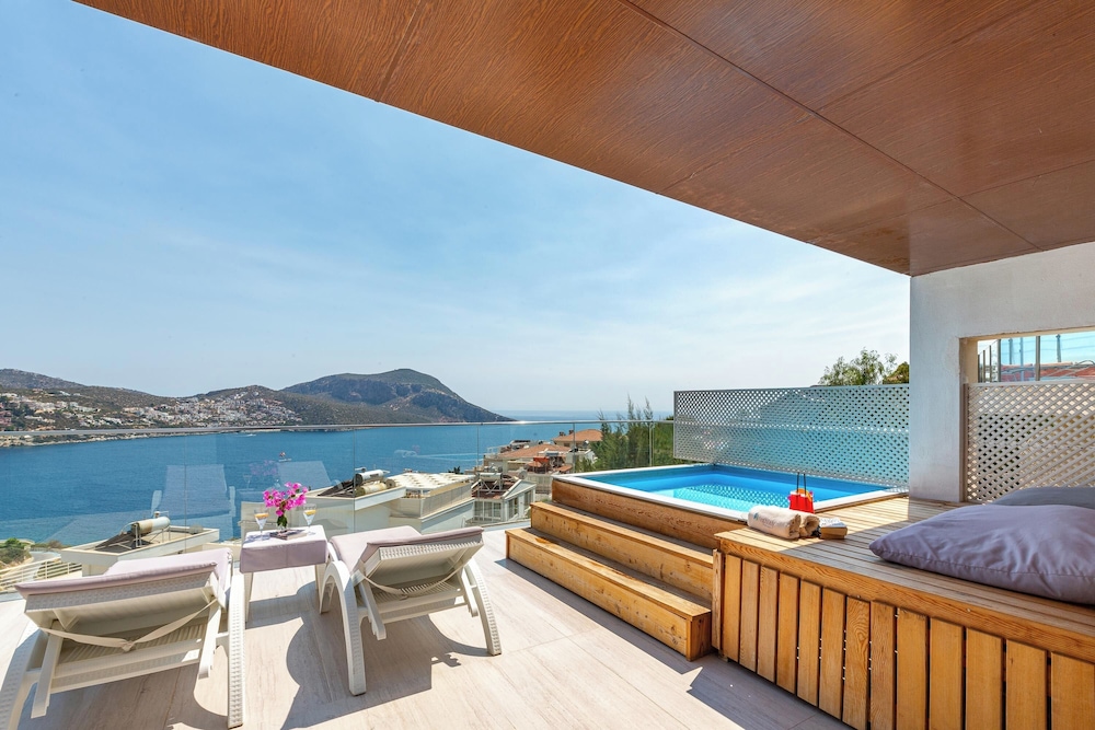 Private pool