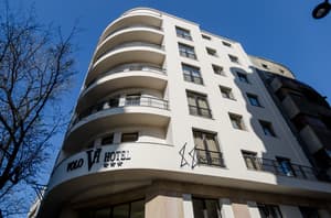 thumbnail: Exterior