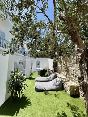 thumbnail: Exterior