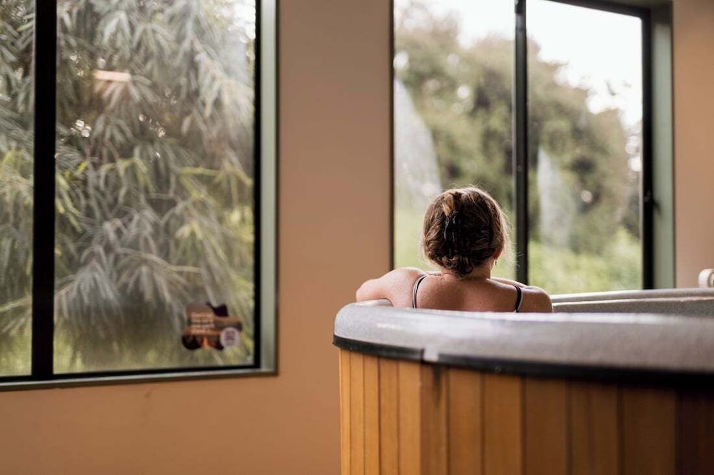 Indoor spa tub