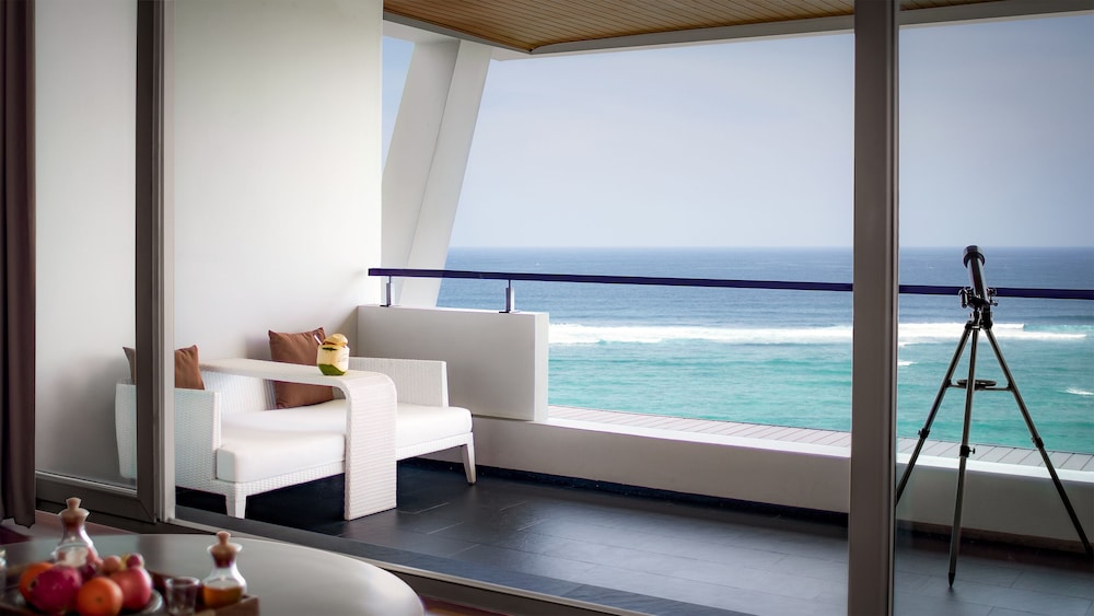 Beach/ocean view