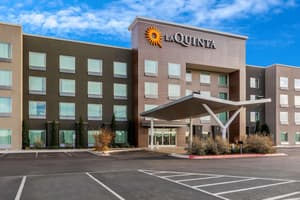 La Quinta Inn & Suites By Wyndham Odessa North-Sienna Tower