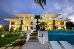 thumbnail: Outdoor pool