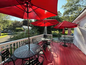 thumbnail: Outdoor dining