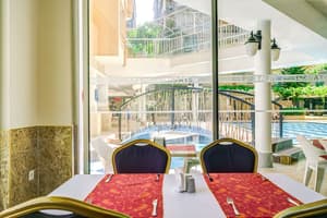 thumbnail: Restaurant