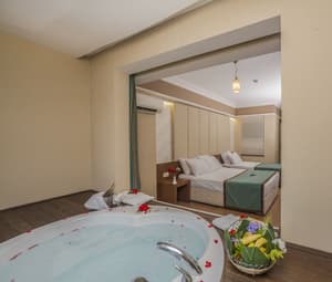 thumbnail: Deep soaking bathtub